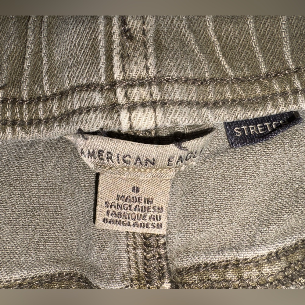 American Eagle mid-rise green denim stretch waist tie to girl midi shorts size 8 - Picture 4 of 5